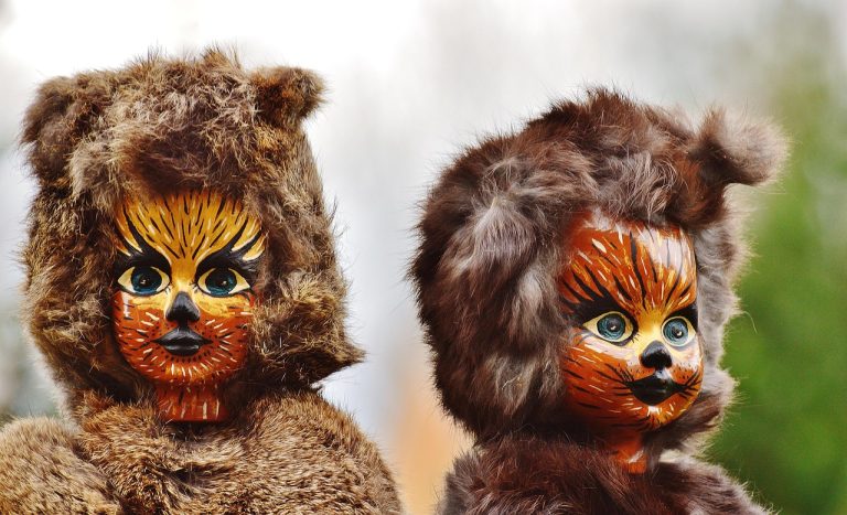 Behind The Scenes How Celebrities Care For Their Exotic Pets